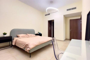 Azizi Luxurious 1 Bed Room apartment, Near Metro, Fully Furnished